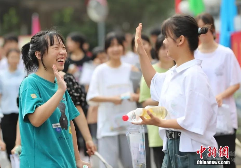 丰巢上市成“赌局”，王卫、沈南鹏上“牌桌”